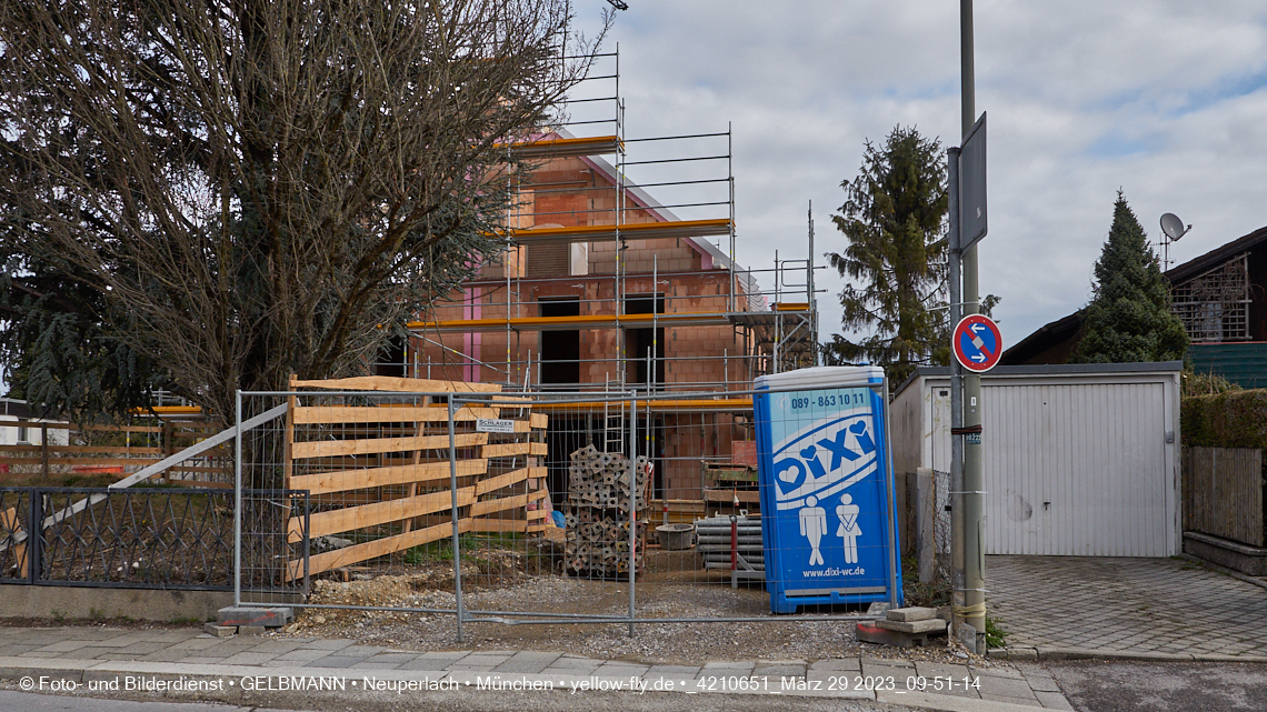 31.03.2023 - Baustelle zu einem Mehrfamilienhaus in der Niederalmstraße 16